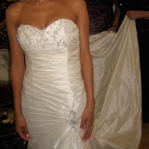 Alfred Angelo "Classic" Wedding Dress